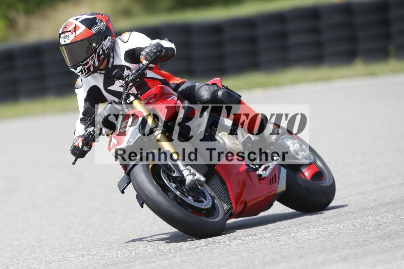 /27 12.06.2025 Ducati Schweiz Trackday Warmup  ADR/blau-bleu/19-1